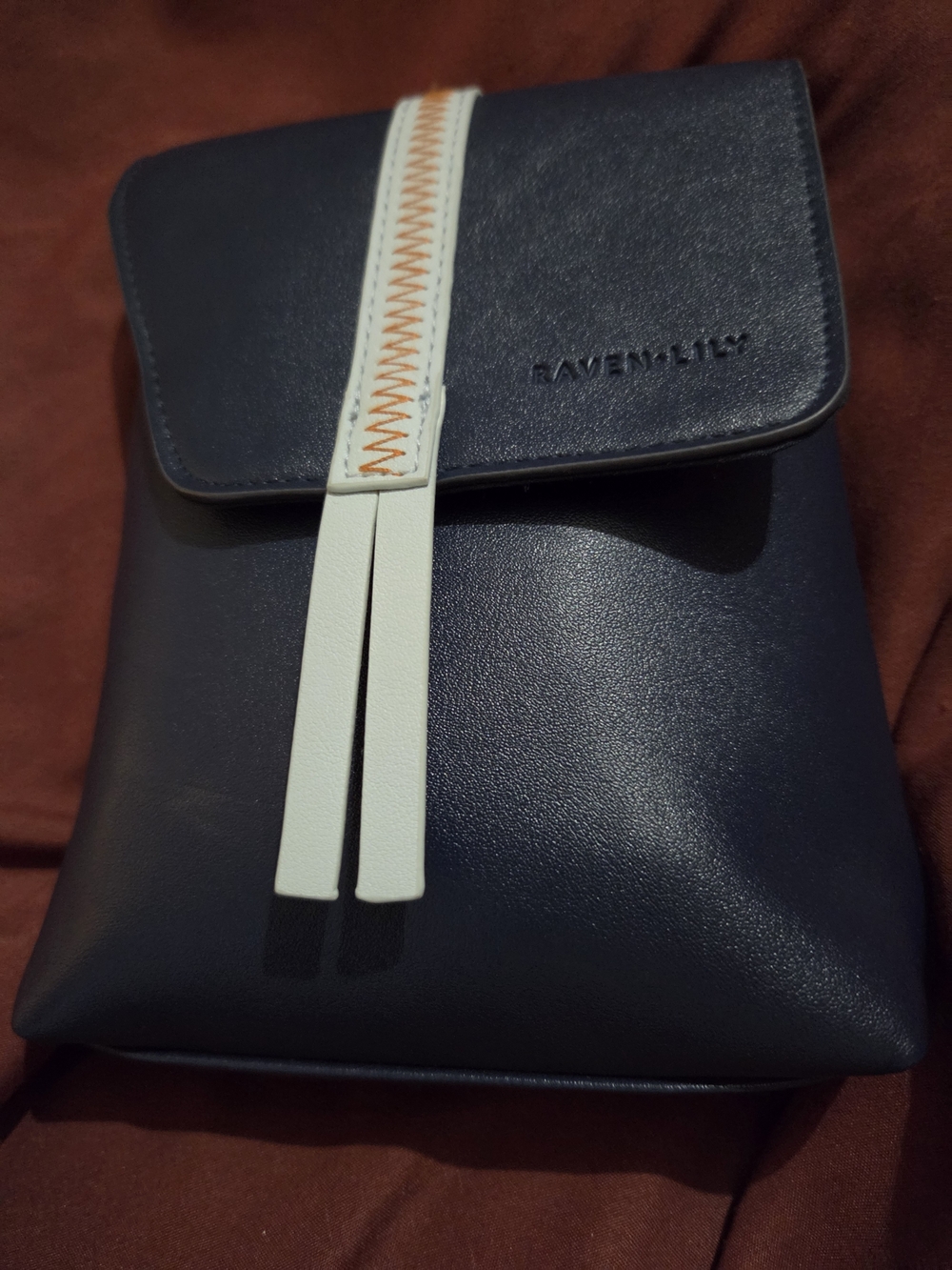 Raven+Lily American Airlines Navy Crossbody Bag with Strap And Amenities